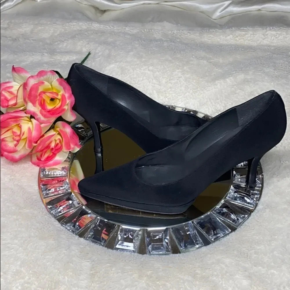 Stuart Weitzman Black Pointed Toe Pumps Narrow